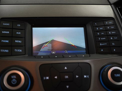 Used 2015 Ford Taurus SEL image 25