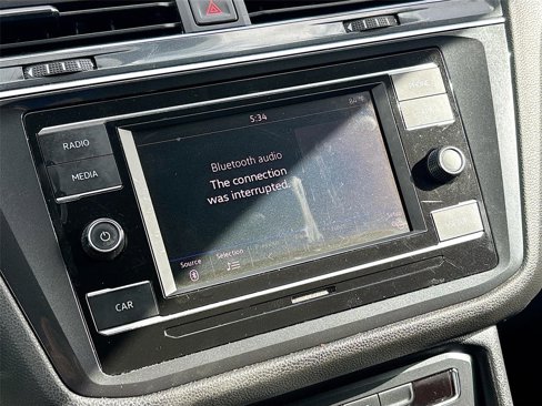 Used 2018 Volkswagen Tiguan S image 16