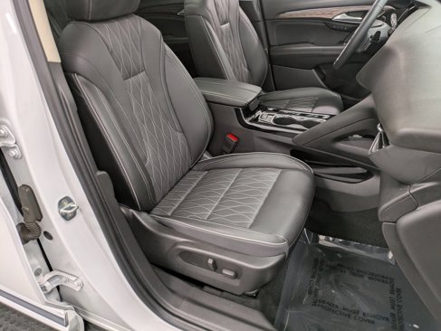 Used 2022 Buick Envision Avenir w/ Technology Package II image 28