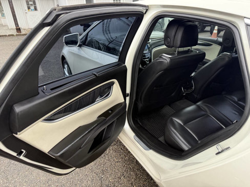 Used 2013 Cadillac XTS Platinum image 27