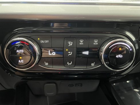 Certified 2024 Chevrolet Trax LT w/ Driver Confidence Package image 5