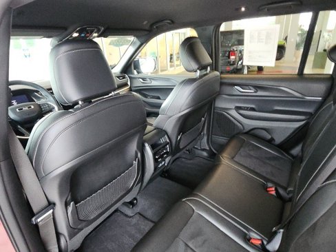Certified 2024 Jeep Grand Cherokee Altitude image 14
