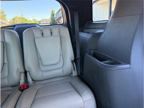 Used 2013 Ford Explorer XLT image 32