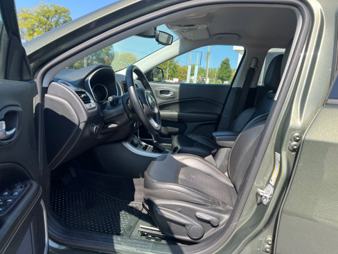 Used 2018 Jeep Compass Latitude w/ Cold Weather Group image 14