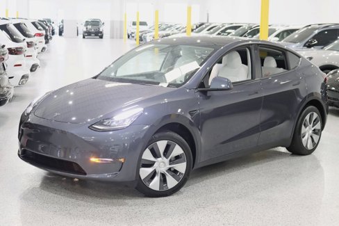 Used 2023 Tesla Model Y Long Range image 7