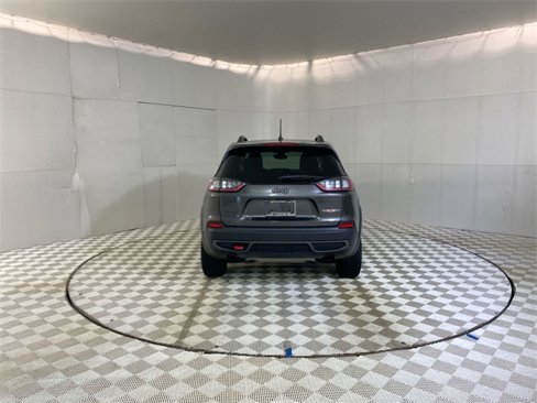 Used 2019 Jeep Cherokee Trailhawk w/ Cold Weather Group image 18