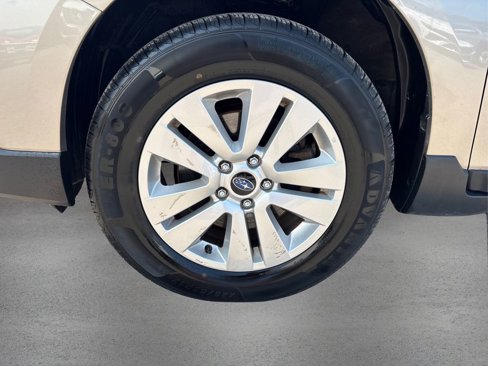 Used 2019 Subaru Outback 2.5i Premium image 12