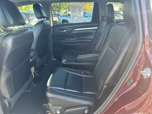 Used 2018 Toyota Highlander XLE image 13