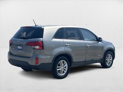 Used 2014 Kia Sorento LX image 5