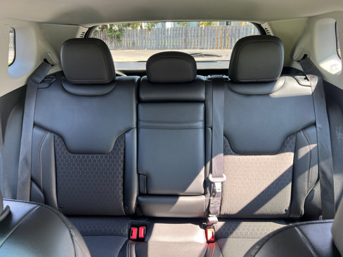 Used 2018 Jeep Compass Latitude w/ Cold Weather Group image 32