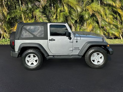 Used 2018 Jeep Wrangler Sport image 4