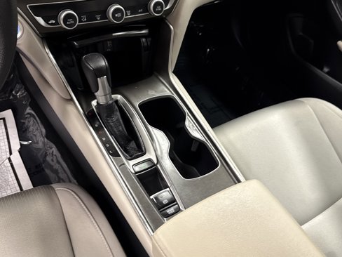 Used 2019 Honda Accord LX image 9