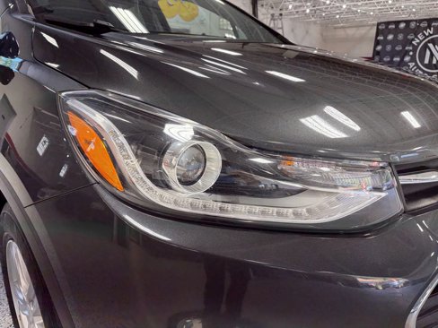 Used 2019 Chevrolet Trax LT w/ LT Convenience Package image 6