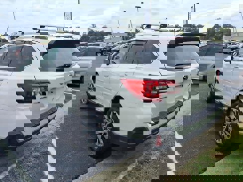 Used 2018 Subaru Outback 2.5i Touring w/ Popular Package #3 image 2