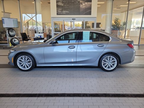 Used 2023 BMW 330i xDrive Sedan w/ Driving Assistance Package image 8