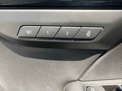 Used 2023 Buick Envision Essence image 25
