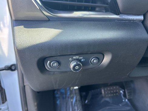 Used 2019 Chevrolet Traverse LT image 40