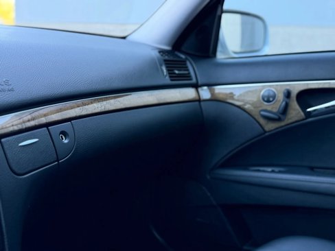 Used 2008 Mercedes-Benz E 350 Sedan image 31