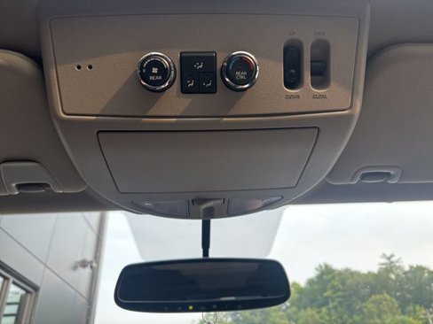 Used 2015 Nissan Armada Platinum image 30