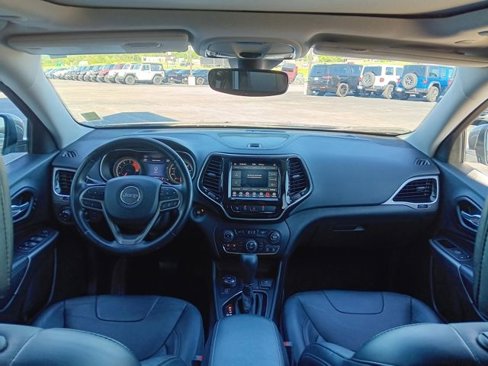 Used 2021 Jeep Cherokee Limited image 14