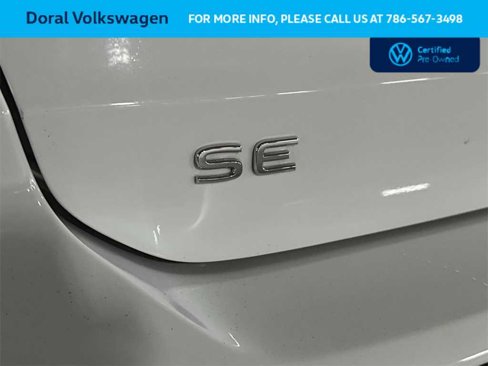 Certified 2022 Volkswagen Taos SE image 11