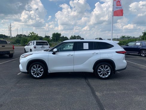 Used 2022 Toyota Highlander Limited image 9