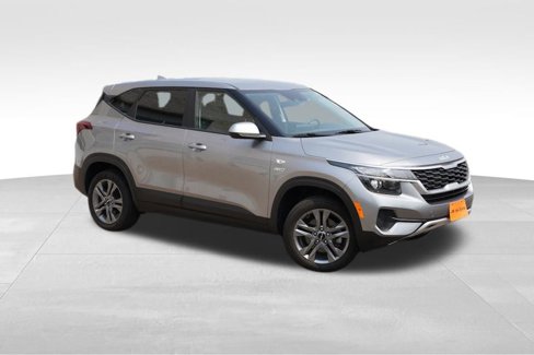 Certified 2023 Kia Seltos LX image 3