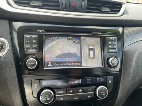 Used 2016 Nissan Rogue SL w/ SL Premium Package image 16