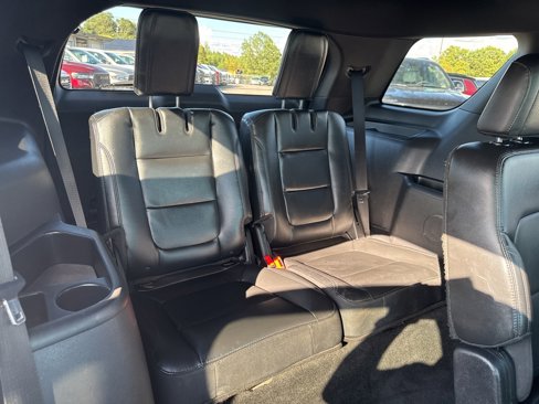 Used 2017 Ford Explorer XLT w/ Equipment Group 202A image 19