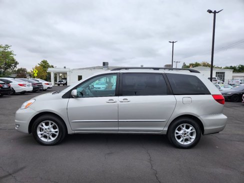 Used 2004 Toyota Sienna XLE Limited image 2