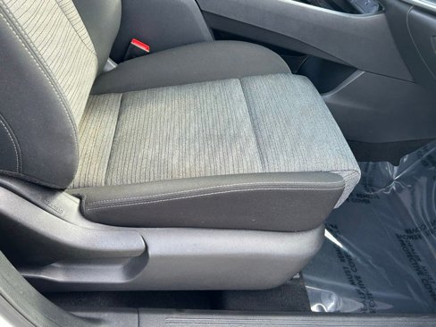 Used 2023 Nissan Rogue SV image 30