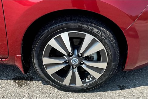 Used 2014 Nissan Leaf SL w/ Premium Package image 8