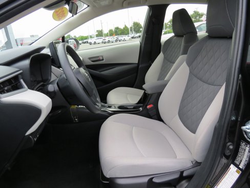 Used 2022 Toyota Corolla LE image 12