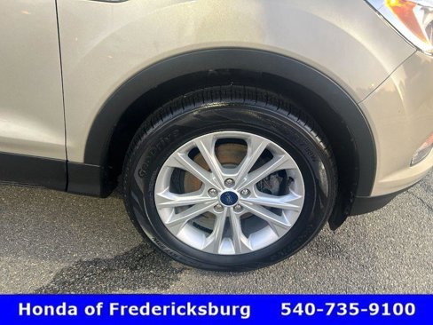 Used 2018 Ford Escape SE w/ SE Sync 3 Package image 12