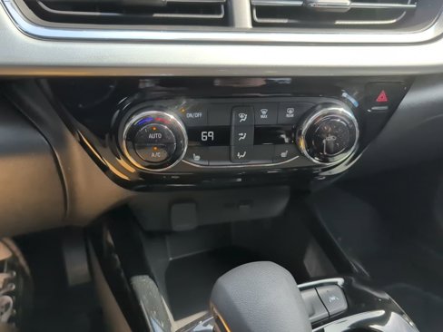 New 2025 Chevrolet Trax LT w/ LT Convenience Package image 18