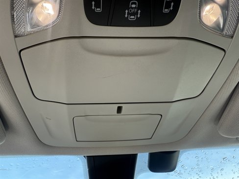Used 2017 Chrysler Pacifica Touring-L w/ Tire & Wheel Group image 37