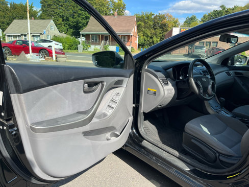 Used 2013 Hyundai Elantra GLS w/ Preferred Pkg image 9