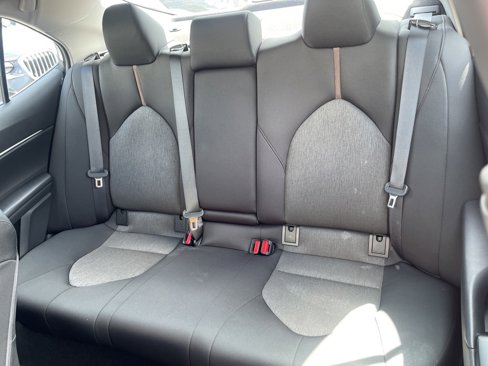 Used 2020 Toyota Camry LE image 21