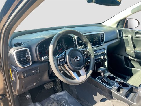 Used 2022 Kia Sportage LX image 9