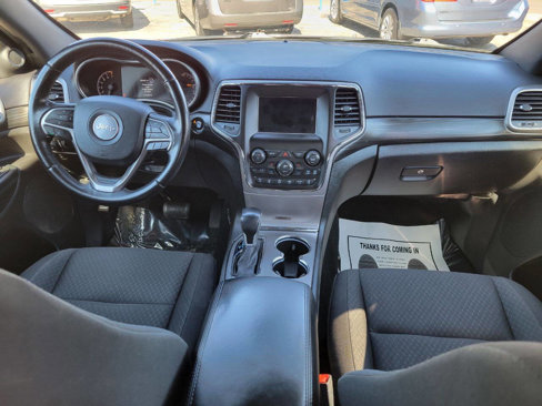 Used 2021 Jeep Grand Cherokee Laredo image 16