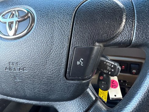 Used 2012 Toyota Tundra 4x4 CrewMax image 26