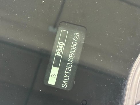 Used 2023 Land Rover Range Rover Velar R-Dynamic S image 34
