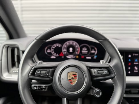 Certified 2024 Porsche Cayenne image 17