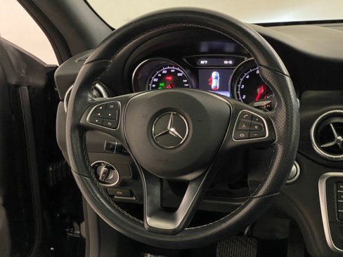 Used 2018 Mercedes-Benz CLA 250 image 16