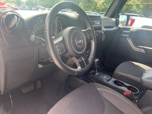 Used 2015 Jeep Wrangler Sahara w/ Connectivity Group image 7