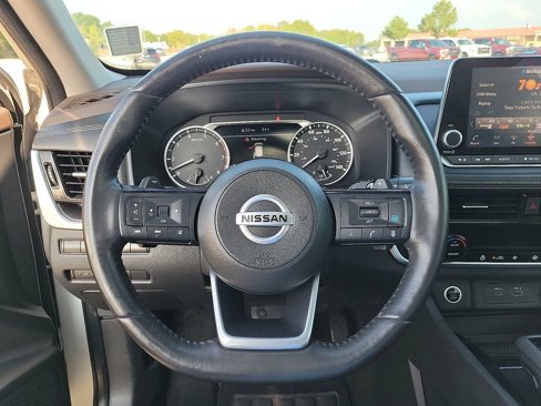 Used 2021 Nissan Rogue SV w/ Premium Package image 19
