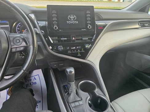 Used 2023 Toyota Camry SE image 8