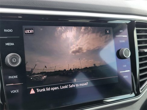 Used 2022 Volkswagen Atlas Cross Sport SE image 7