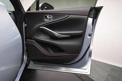 Used 2021 Aston Martin DBX image 47