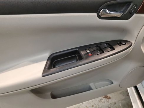 Used 2011 Chevrolet Impala LT image 11